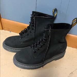 dr. Martens Black suede Men's Lace-Up Boots grey bottoms